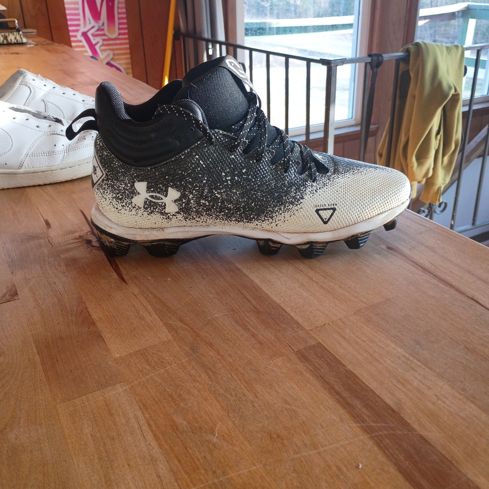 Under Armour Black and White Athletic Cleats